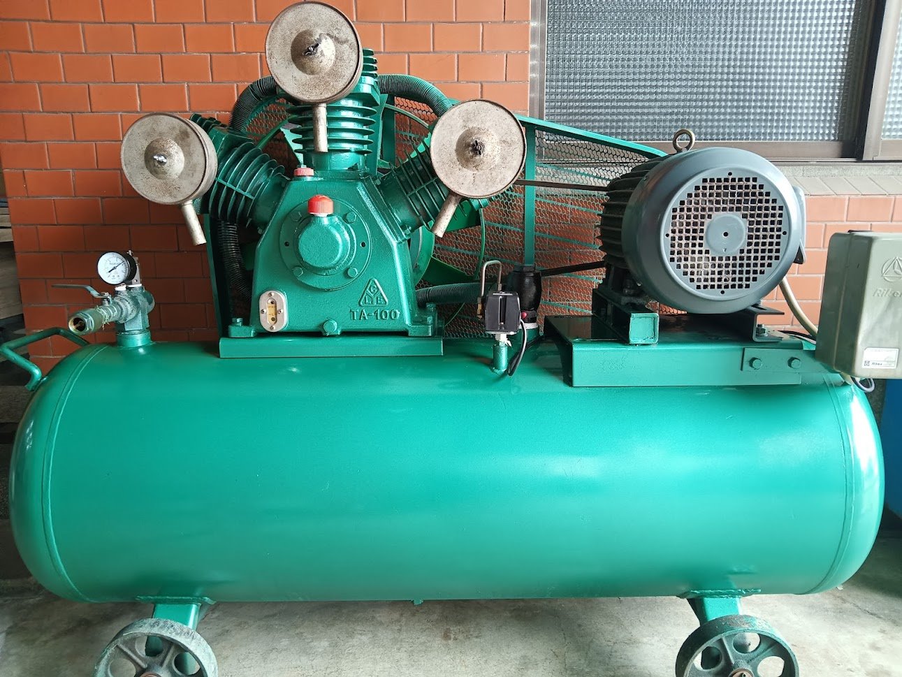 中古10HP往復式空壓機